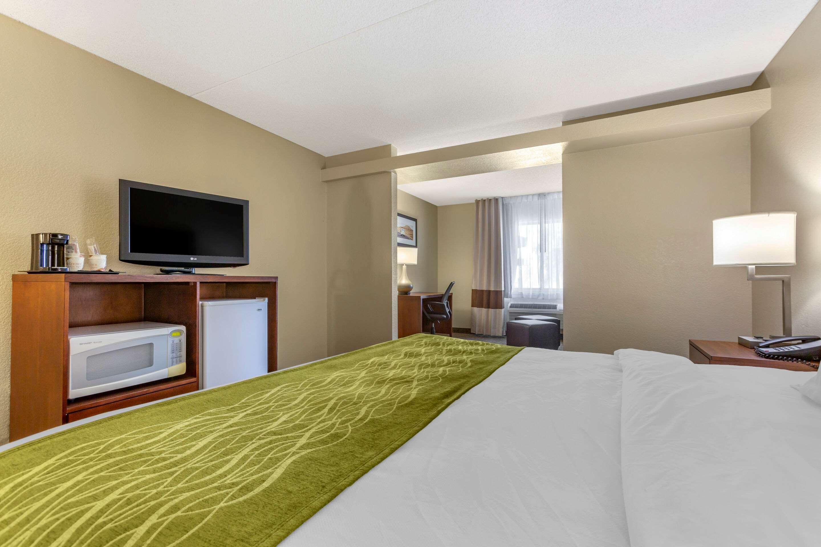 Comfort Inn & Suites Phoenix North - Deer Valley Exterior foto
