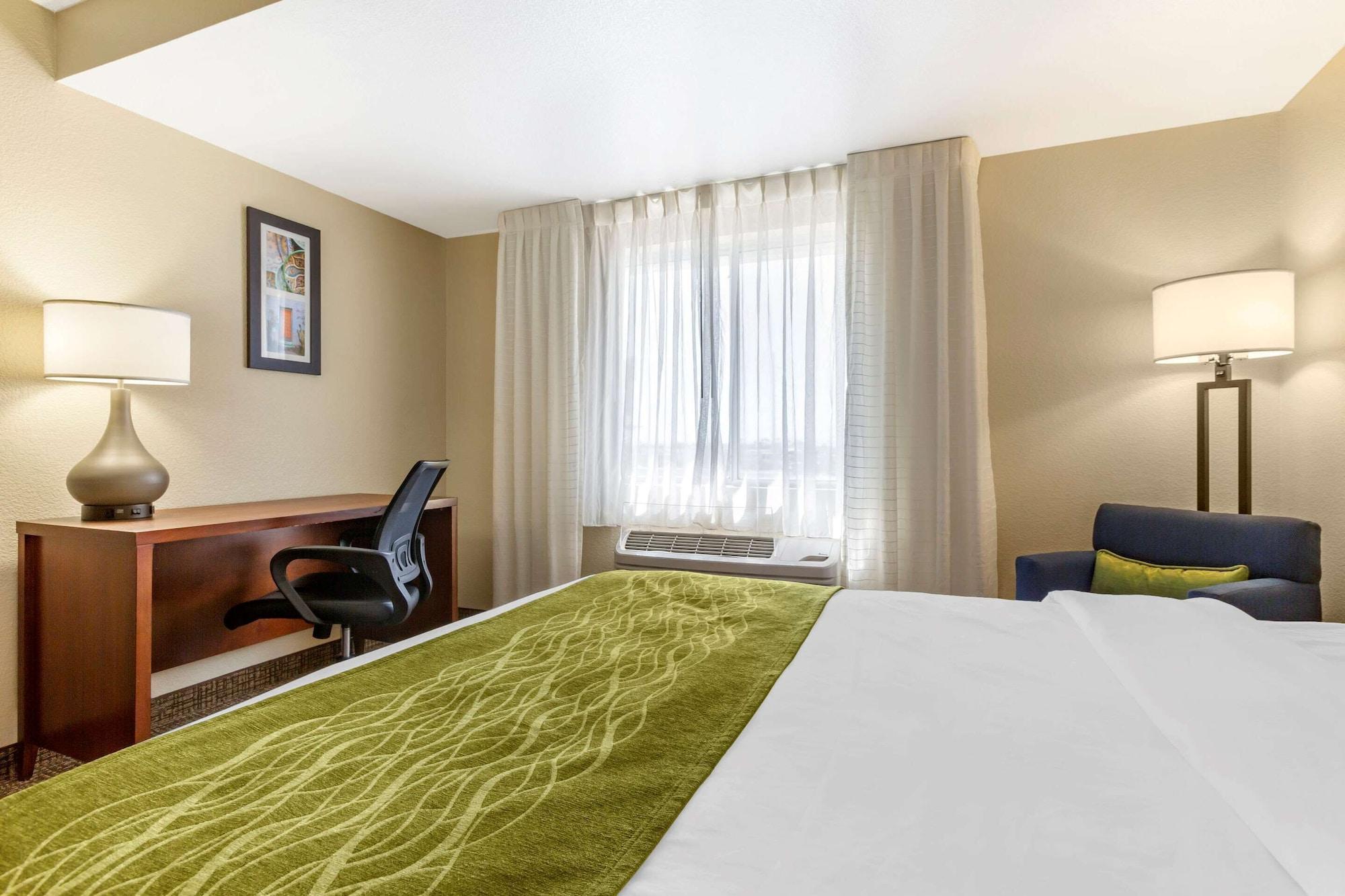 Comfort Inn & Suites Phoenix North - Deer Valley Exterior foto